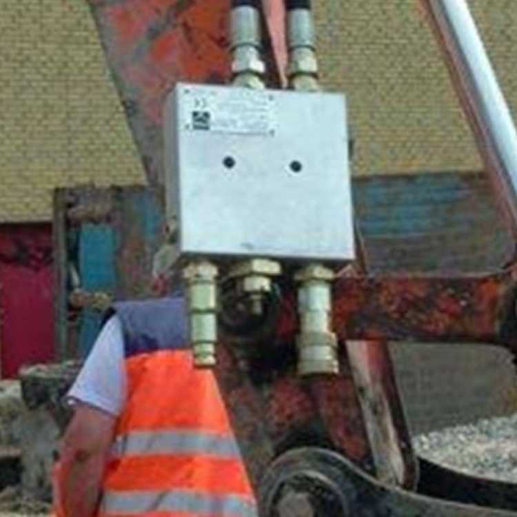 Flæðistýring fyrir glussaverkfæri