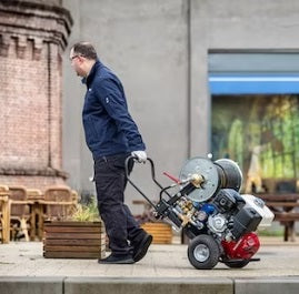 Háþrýstidælur HD30 dregin á verkstað