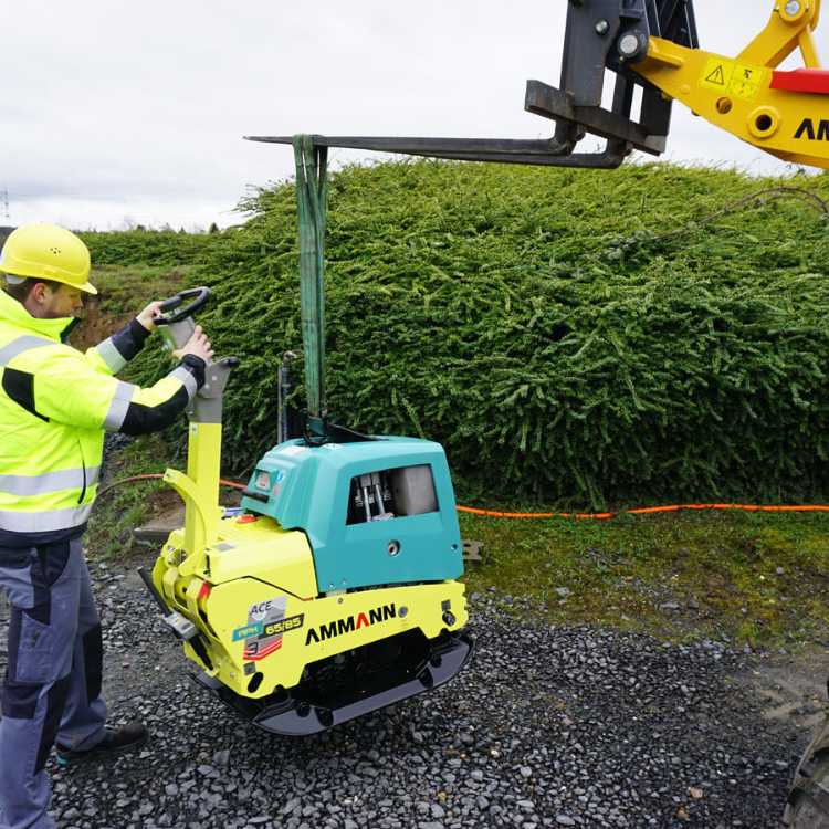Öflug glussadrifin jarðvegsþjappa frá Ammann