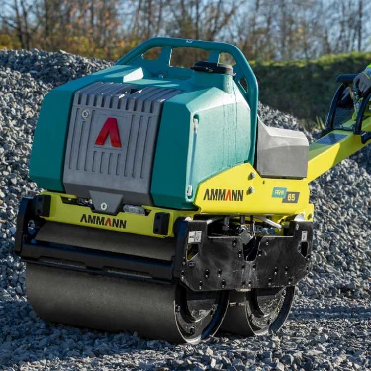 Keflavaltari ARW65 notaður við völtun á jarðvegi