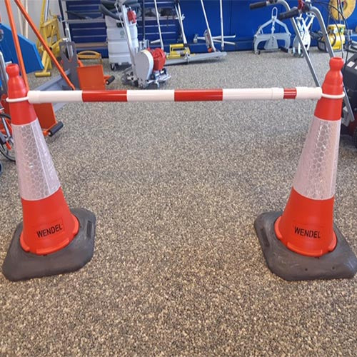 Keilustöng og umferðarkeilur