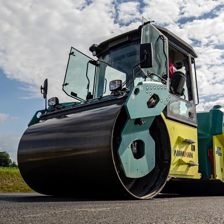 Malbiksvaltari ARX140 malbikað með honum