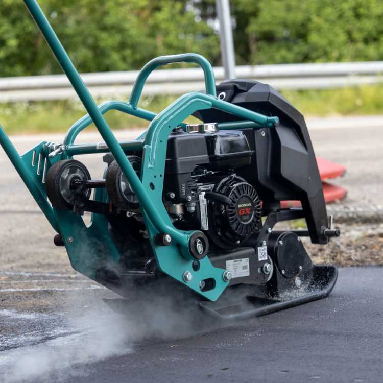 Jarðvegsþjappa og malbikunarþjappa APF1540 frá Ammann að þjappa malbiki