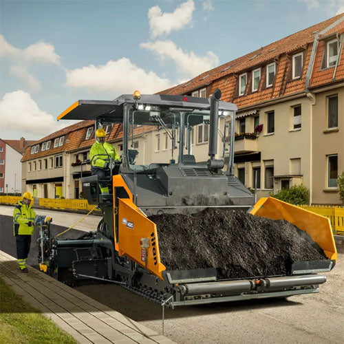 Malbikunarvél ABG4820 við malbikun