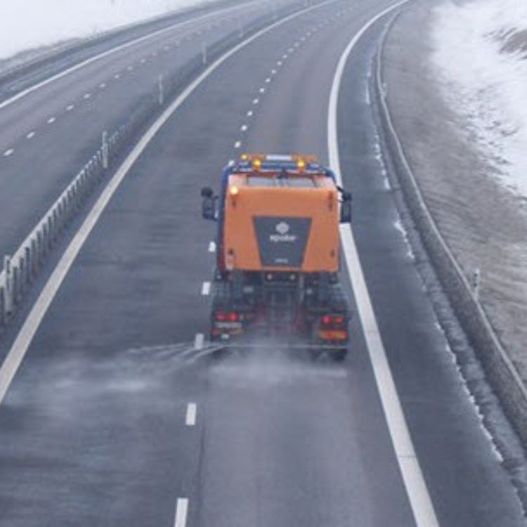 Pækildreifari sem getur dreift vökva á 90 km hraða