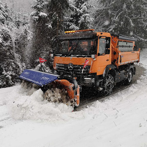 Snjótönn RPS á vörubíl við snjómokstur