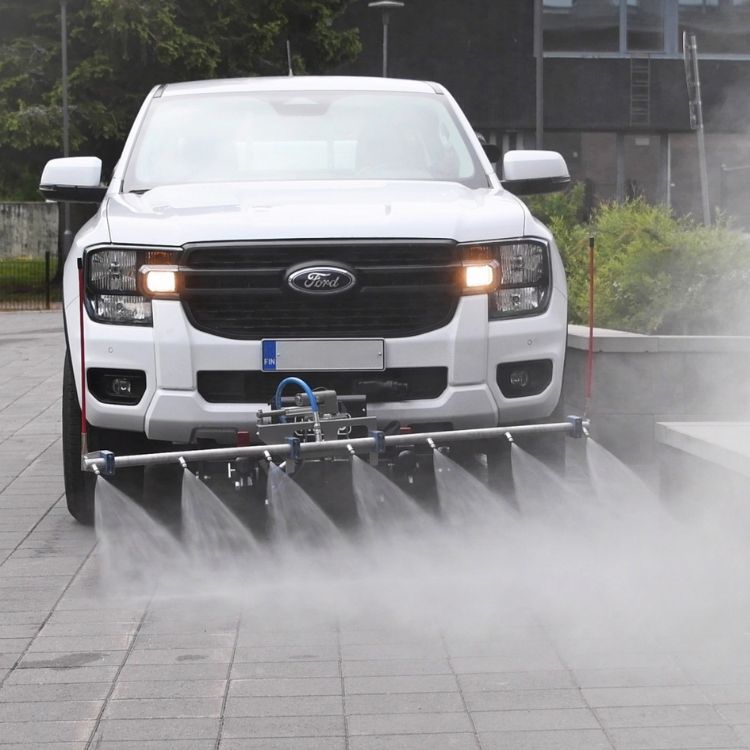 Spíssagreiða fyrir götuþvott framaná Ford pickup