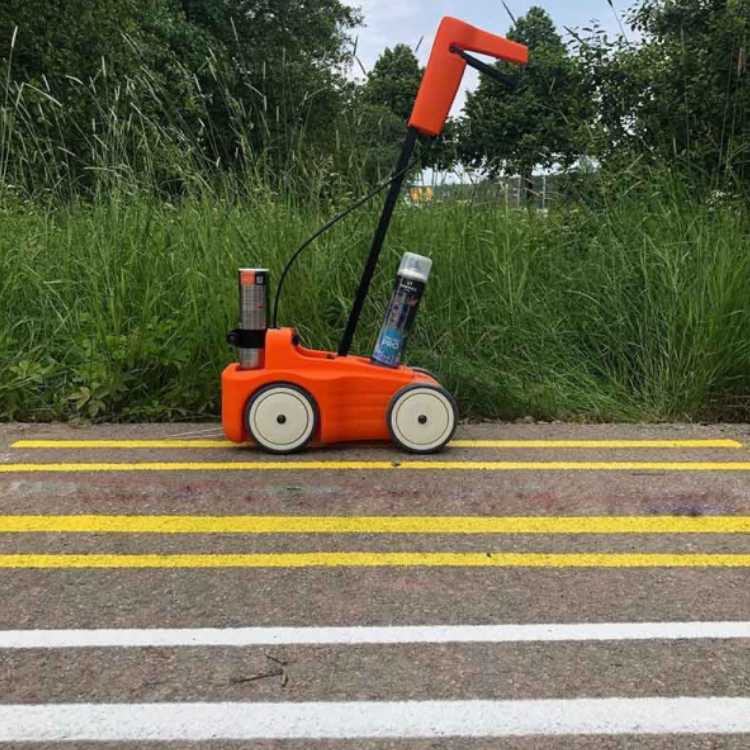 Vagn fyrir línumerkingar mismunandi línur