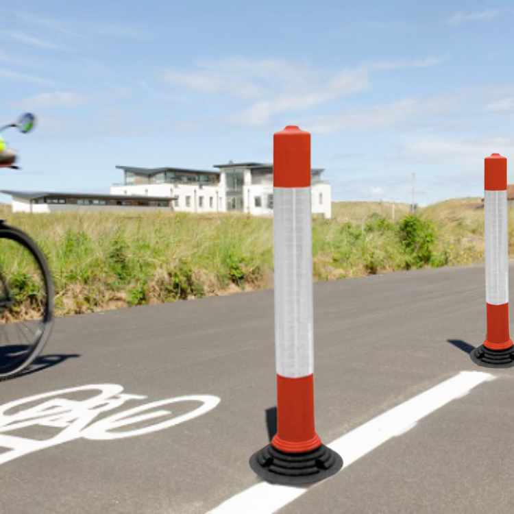Fjaðrandi umferðarkeilur til afmörkunar hjólastíga og göngustíga