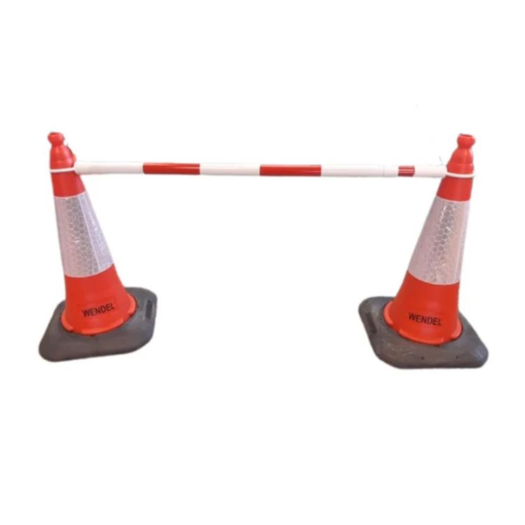 Umferðarkeilur með keilustöng