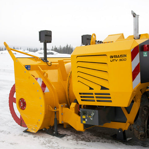 Snjóblásari UTV300 séð frá hlið