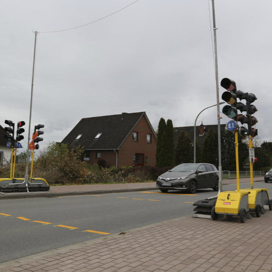 Færanleg umferðarljós stýra umferð