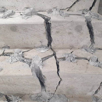 Tröppur brotnar með Betonamit hægvirku sprengiefni