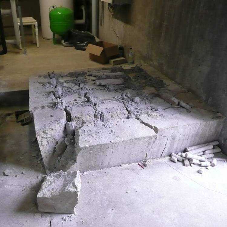 Gólf brotið með Betonamit hægvirku sprengiefni