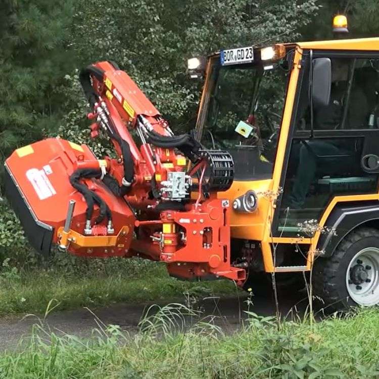 Fjölnota armur með slátturvél