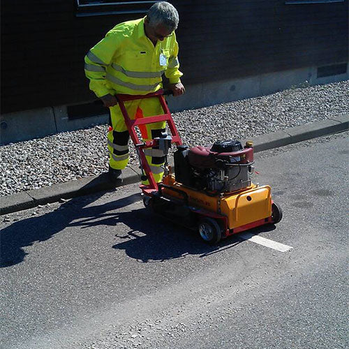 Vélar fyrir yfirborðsmerkingar og vegamálun
