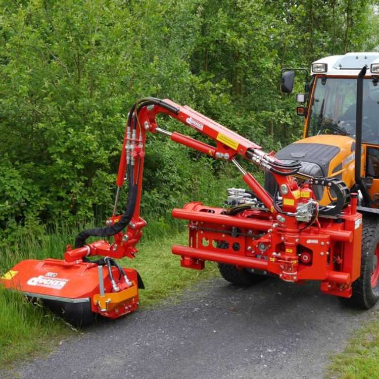 Fjölnota armur notaður með slátturvél