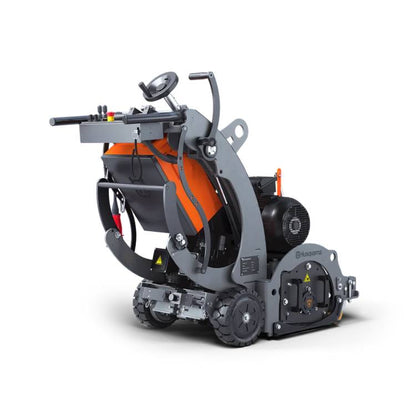 Hlið á stórum keflafræsara frá Husqvarna