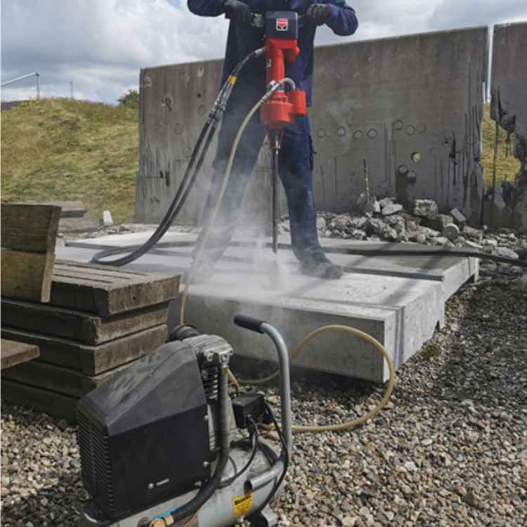 Borað með grjótbor frá Hycon