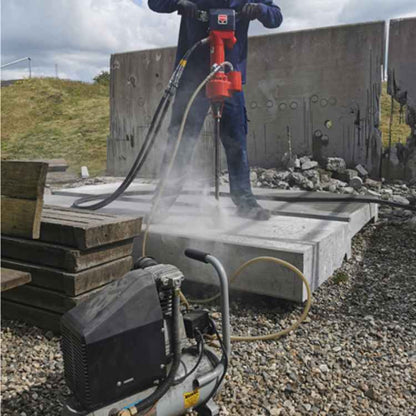 Borað með grjótbor frá Hycon