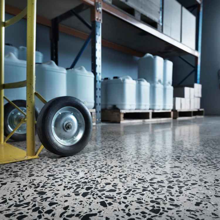 Herðir fyrir steingólf CURE(L) frá Husqvarna