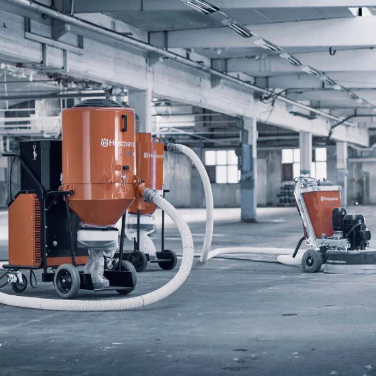 Iðnaðarryksuga T10000 notuð  við gólfslípun