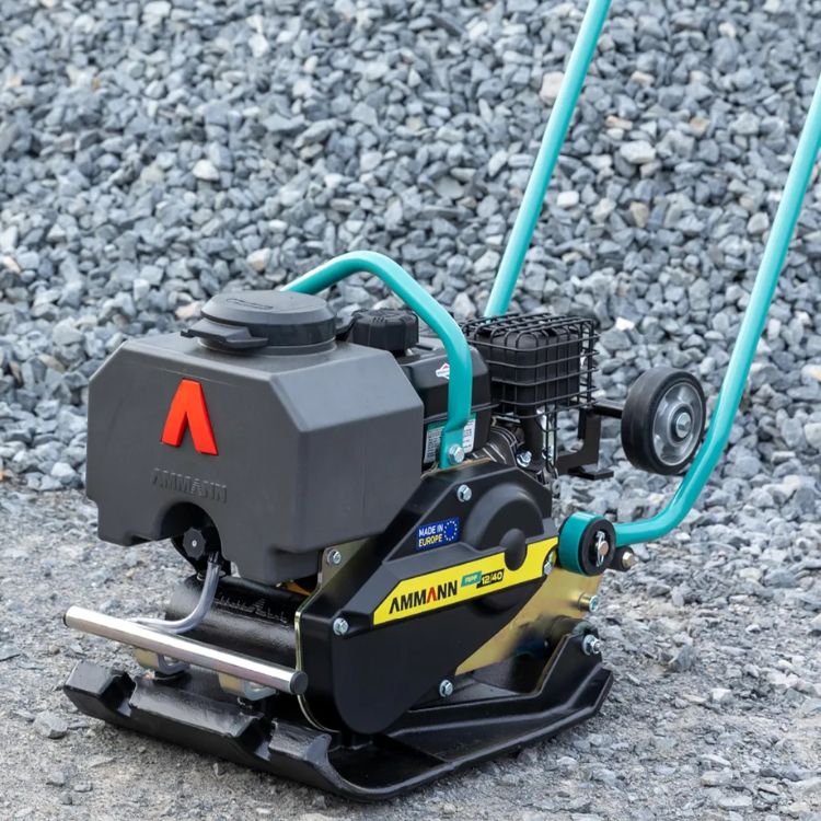 malbikunarþjappa séð á hlið