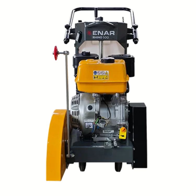 Séð aftan á malbikssög Rhino 500 frá Enar