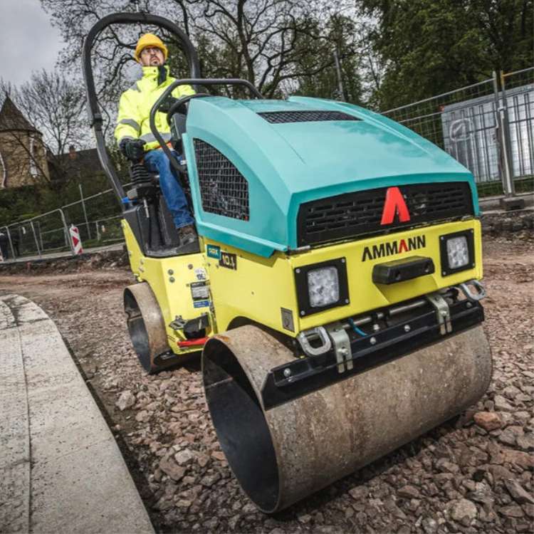 Lítill malbiksvaltari að störfum