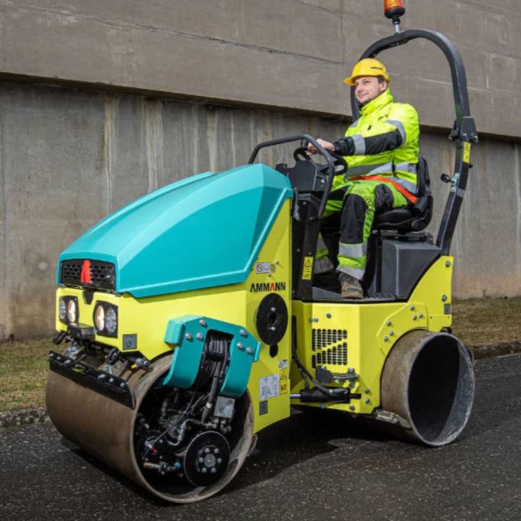 Malbiksvaltari ARX20-2 við malbikun
