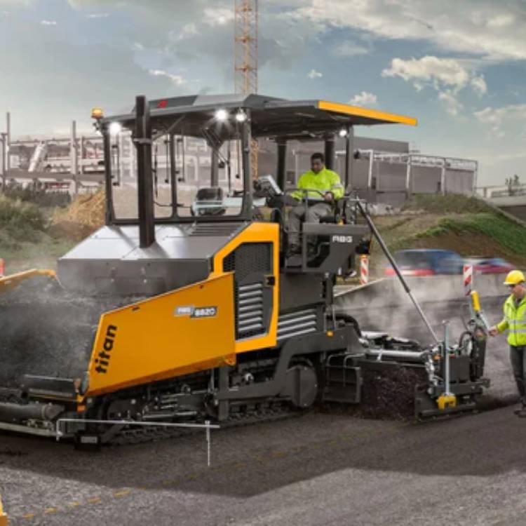 Malbikað með malbikunarvél ABG8820