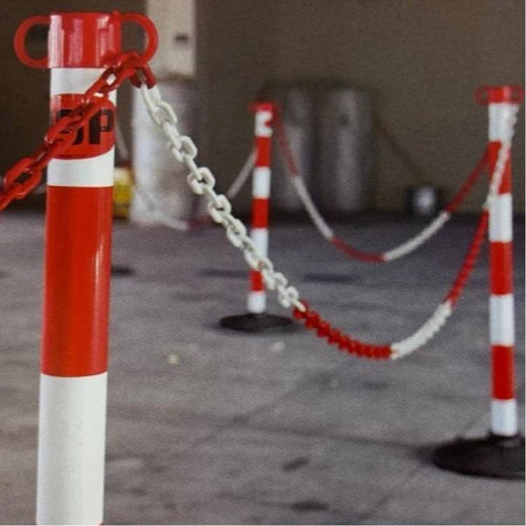 Plastkeðja notuð til að stúka af svæði