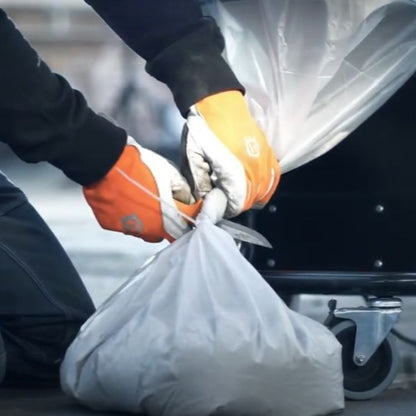 Skipt um slöngupoka á iðnaðarryksugu