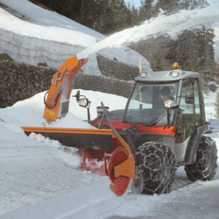 Snjóblásari 7370 frá Westa mokar snjó