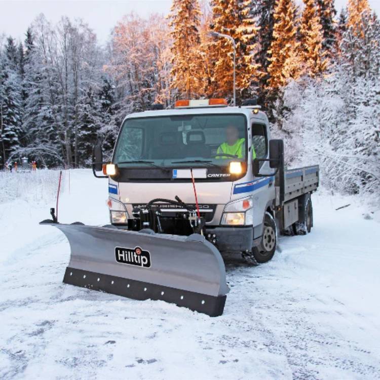 Snjótönn SML frá Hilltip á litlum vörubíl
