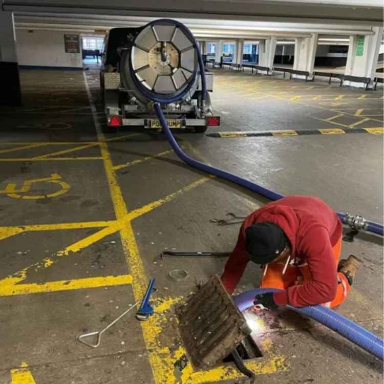 Tankur til að losa úr niðurföllum