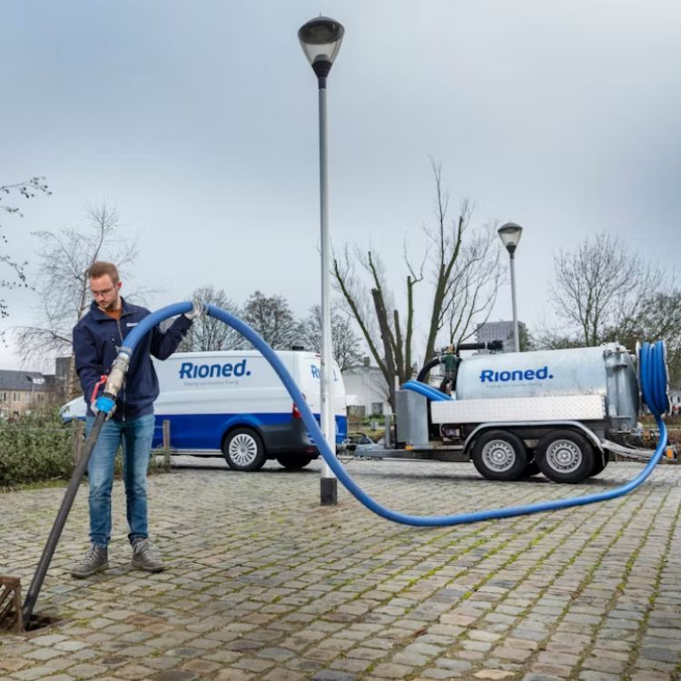 Tankur til að losa rotþrær og niðurföll RioTrailer R1