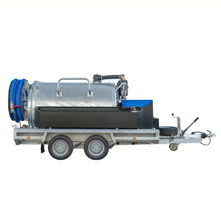 Tankur R2 til að losa rotþrær séð á hlið