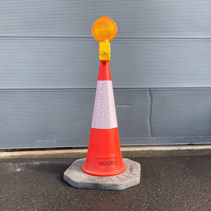 Umferðarkeila með blikkljósi