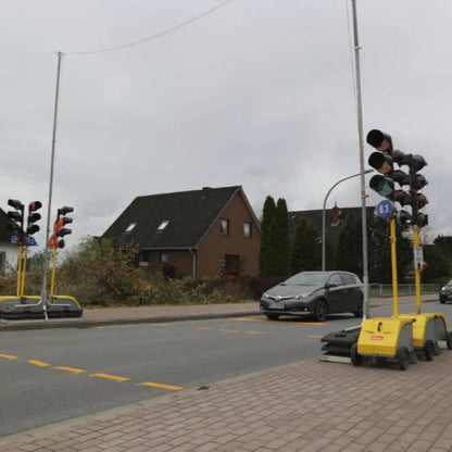 Umferðarljós stjórna umferð tímabundið