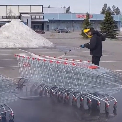Háþrýstidæla notuð til að þrífa innkaupakerrur